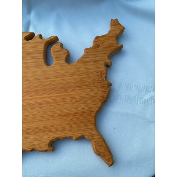All Wood Cutting Serving Board shaped like America / USA / United States EUC - Picture 8 of 14
